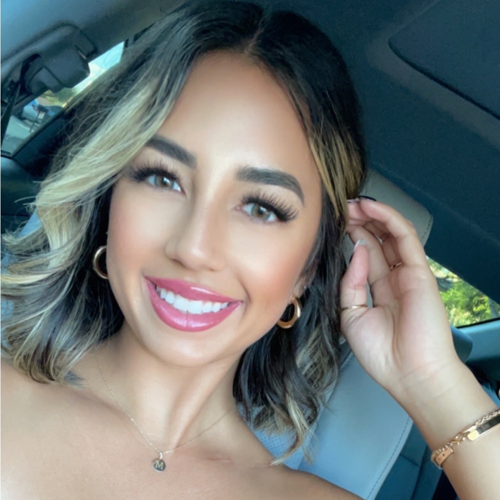 Meet your Posher, Christina